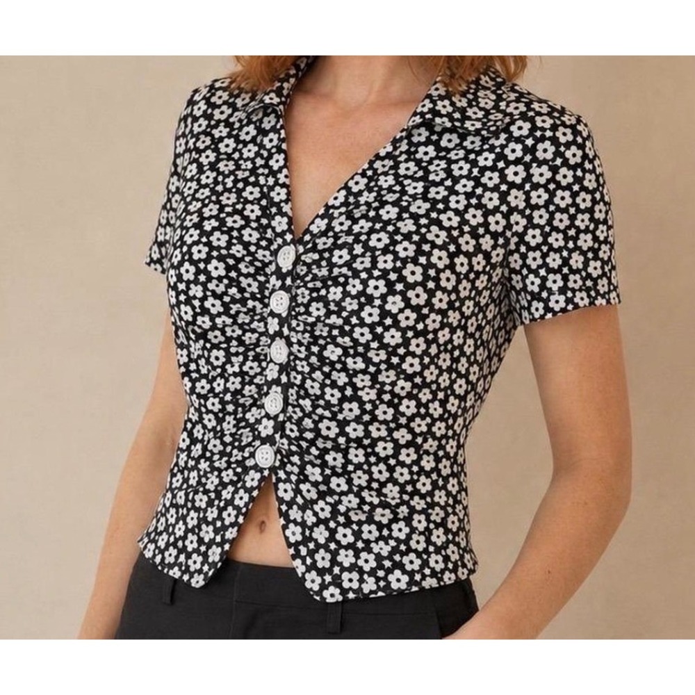 Maeve Anthropologie Black White Floral Ruched Button Front Top Medium Blouse